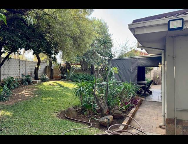 4 BEDROOM HOUSE FOR SALE IN WAVERLEY